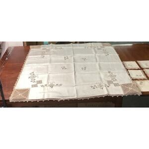 Vintage Floral Linen Tablecloth W/ 6 Linen Napkins - Embroidered Flowers Set
